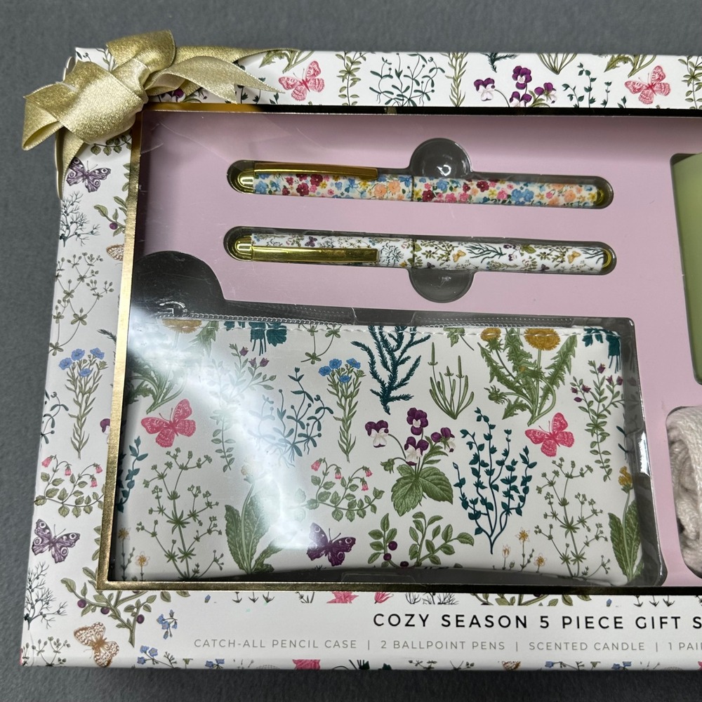 Joyward Cozy Season Gift Set Women OS Floral Pencil Case Pens Candle Socks 5pc - Picture 3 of 7